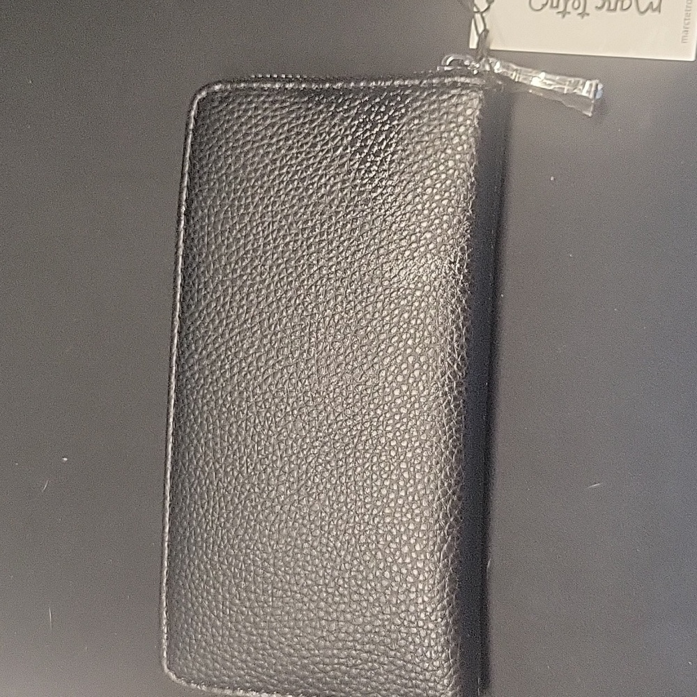 MARC TETRO WOMEN'S BLACK/WHITE BOSTON TERRIER ZIP AROUND WALLET NWT - Picture 7 of 7